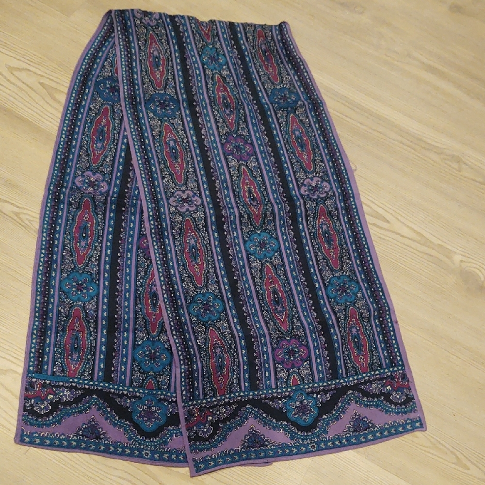 Ellen Tracy Purple and Teal Patterned Scarf